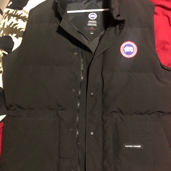 Canada Goose vest - Picture 4 of 5